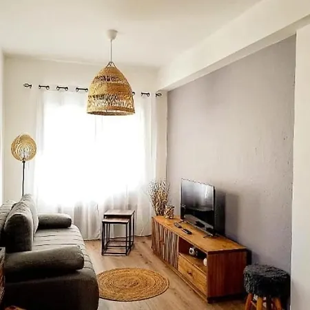 Charming T2 Equipped 1min Walk To Beaches Apartamento