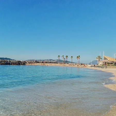 Charming T2 Equipped 1min Walk To Beaches