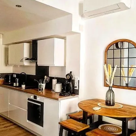 Apartman Charming T2 Equipped 1min Walk To Beaches