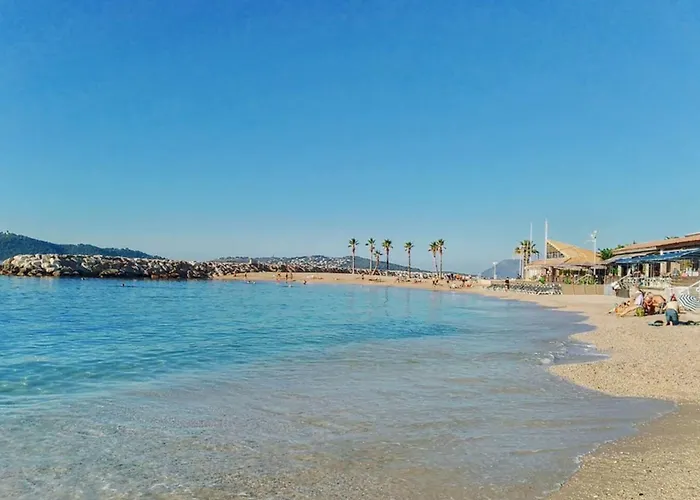 Charming T2 Equipped 1min Walk To Beaches