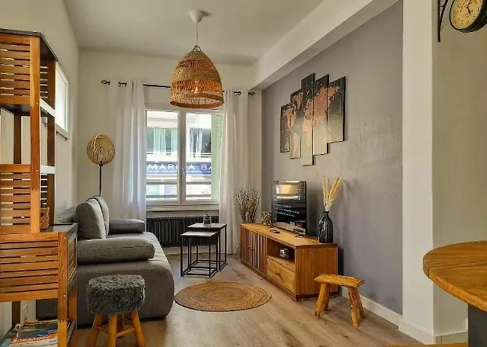 Charming T2 Equipped 1min Walk To Beaches *